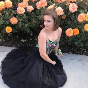 Meet your Posher, Belle